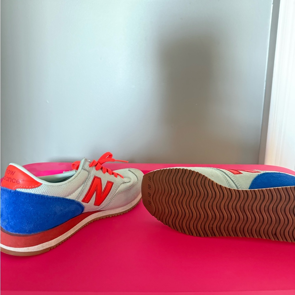 New Balance Cream and Red Sneakers with Blue Accent - Picture 3 of 3